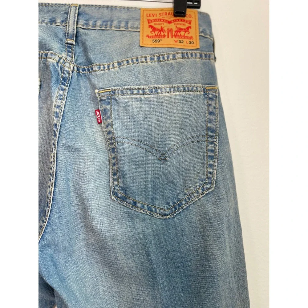 Levis 559 Relaxed Straight Leg Jeans Mens 32x30 Light Wash Blue 00559-0363